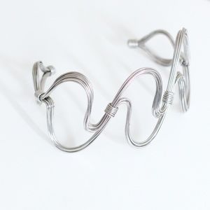 Wide Wave Choker Necklace